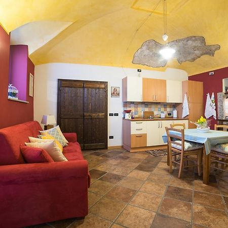 Casa Corte Alla Rocca Arona Buitenkant foto