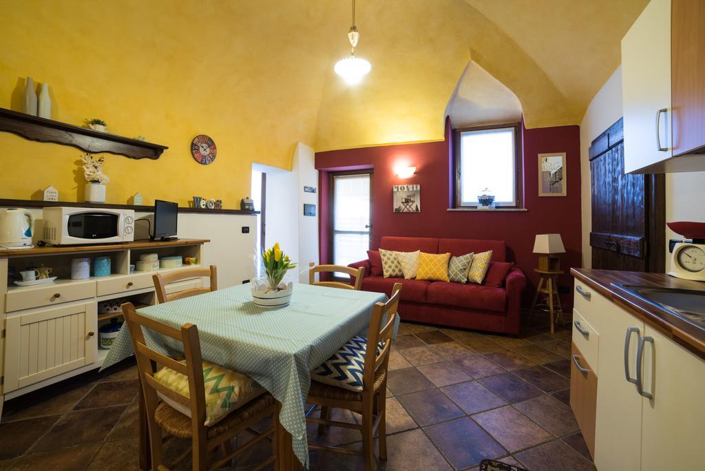 Casa Corte Alla Rocca Arona Buitenkant foto